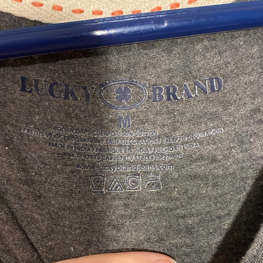 Y2K Lucky Brand Monochrome Floral Graphic V-Neck Tee Heather Gray Medium - Picture 4 of 6